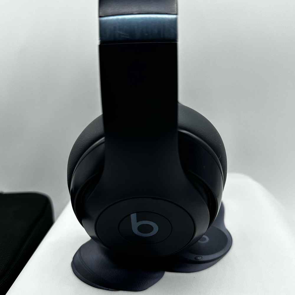 Beats Studio Pro Wireless Headphones Blue in Box w/ Charger - Picture 14 of 14